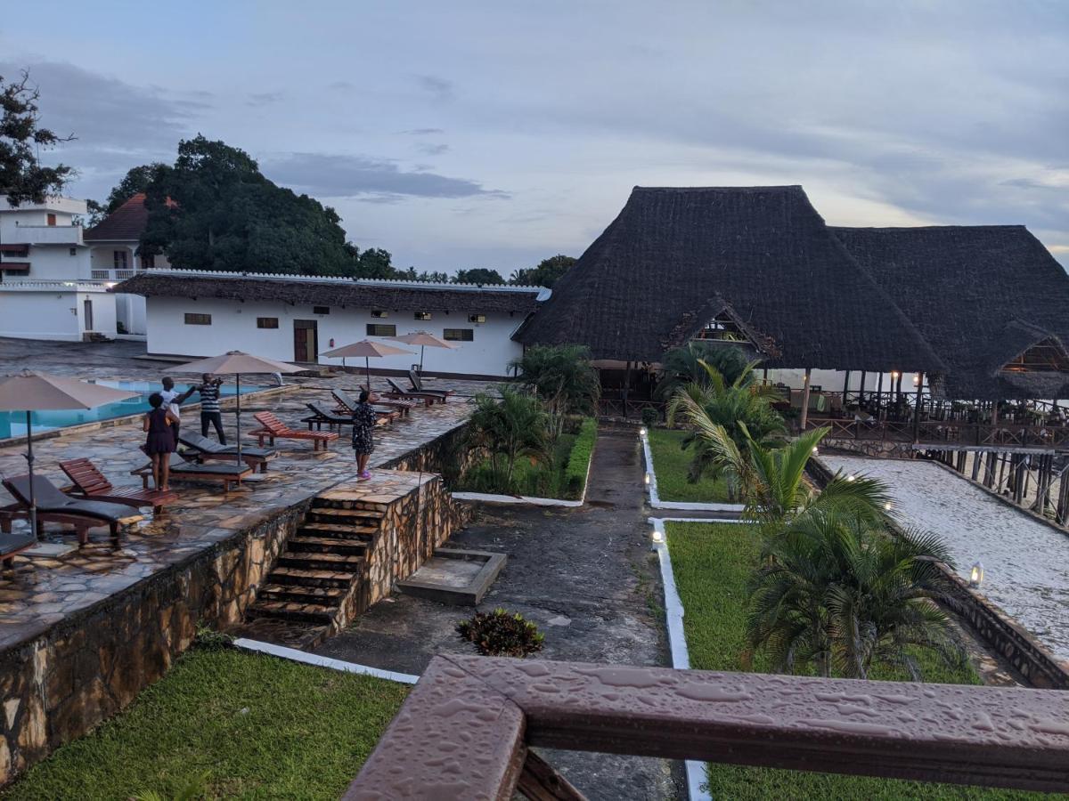 Amaan Ocean Hotel Kihinani Bububu Exterior foto